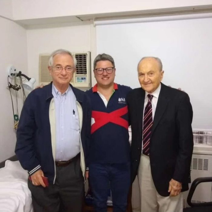 Diego Laneve junto a quienes lo acompañaron en su historia de salud